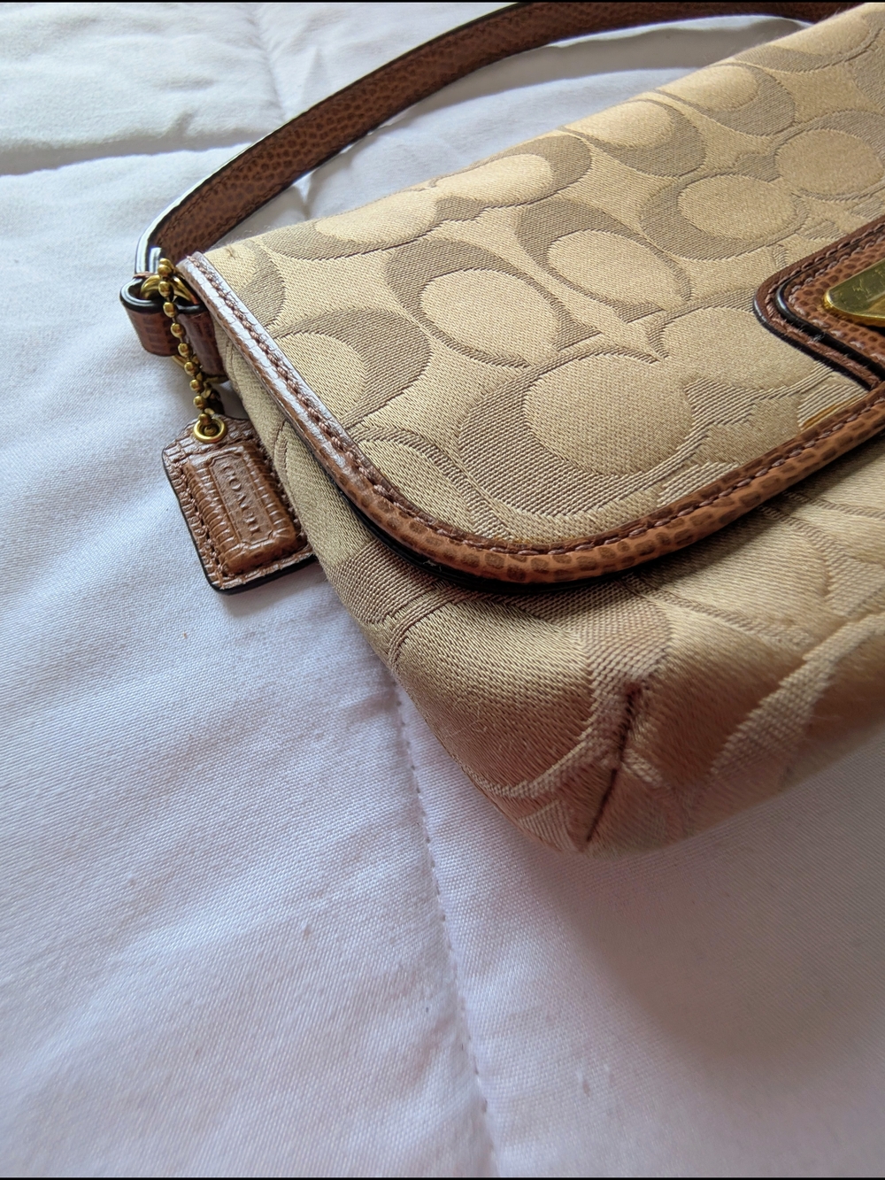 Coach Tan Signature Jacquard Wristlet with Gold Hardware/COA - Picture 3 of 12